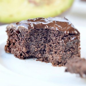 GOT SOME RIPE AVOCADO? 🥑🥑This KETO CHOCOLATE AVOCADO CAKE will make good use of it ! 100 % Low Carb Keto Gluten free Sugar free Dairy free (use dairy free yoghurt like coconut or soy) Full recipe : https://www.sweetashoney.co/chocolate-avocado-cake-sugar-free-low-carb | Sweetashoney.co