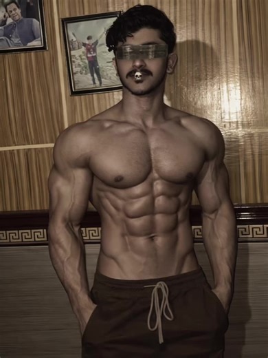 AI Bodybuilding: Enhance Muscle Images with Prompts