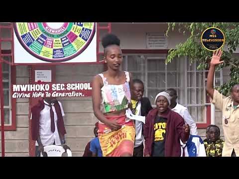 CREATIVE WEAR MODELLING