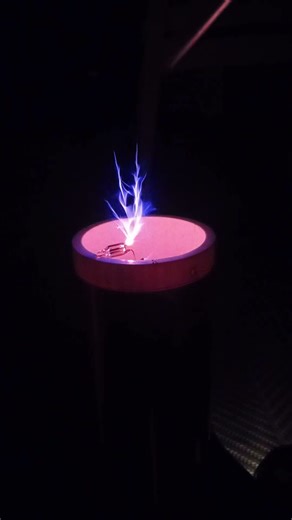 popping a neon indicator light with a tesla coil