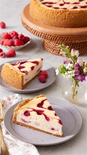This delicious raspberry cheesecake is creamy, zingy, and perfectly sweet. It’s easy to make and absolutely delightful on a warm summer day. Recipe on the blog 👉 link in bio👈 #preppykitchen #baker #recipevideo | Preppy Kitchen
