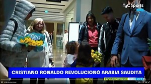 ¡CRISTIANO RONALDO YA ESTÁ EN ARABIA SAUDITA! El astro portugués arribó este martes al país árabe para ser presentado en el Al Nassr. ¿Cómo le irá a CR7? | TyC Sports