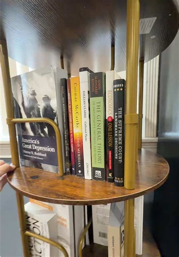 Torre de libros giratoria. Revolving bookshelf #libreria #libros #bookshelf #rotatingbook #dealsforyoudays
