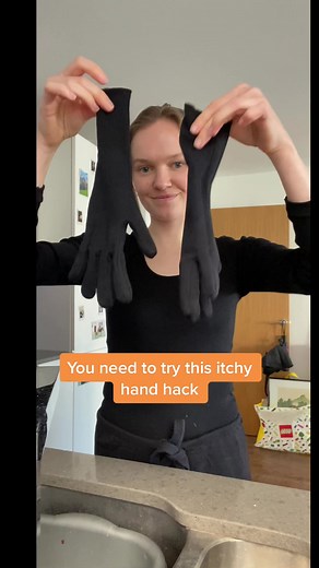 Organic cotton gloves under marigolds FTW #eczemaclothing #eczema #hacks #washingasmr #organiccotton #rubbergloves #cottongloves