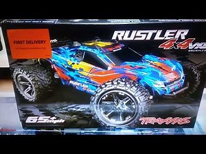 Traxxas Rustler 4x4 VXL 1st look and 2s & 3s Run by Dickson Hobbies