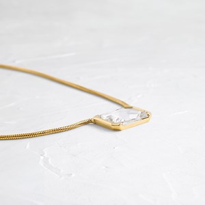 Spyglass Half Bezel Necklace, 5.47ct. Lab-Grown Emerald Rose Cut | Melanie Casey Jewelry