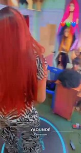 16K views · 341 reactions | Merci Blanche India Hair pour ma perruque 殺, avec le genre de mèche si mes pieds vont encore toucher le sol? Ring light 360 rotatif pour vos évènements elle le loue aussi pour avoir ce genre de vidéo 殺. | Page Ngon Eton | Facebook