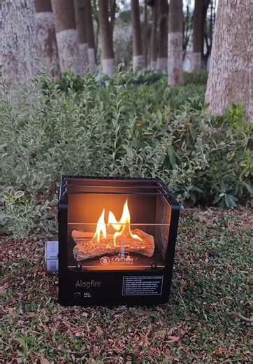 The fire dances on the log like a little forest fairy. Wild, quiet, and safely contained. 🌲🔥 #Alogfire #portablefirepit #outdoorheater #forestvibes #outdoorlife