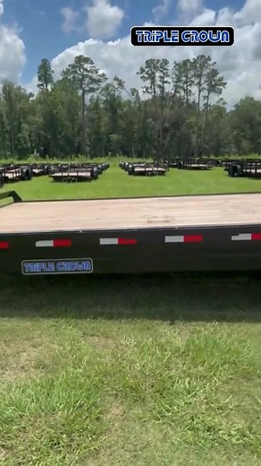 Built to work as hard as you do, this triple crown deckover equipment trailer is built for you! 💥 | Thor Trailers
