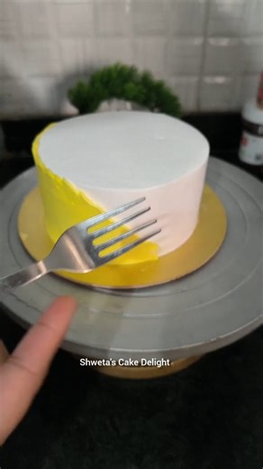 Shweta's Cake Delight🎂 on Instagram: "💁🏻‍♀️ technologiea 🤷🏻‍♀️😍 pattern with Fork spoon🍴 Cake by-@shweta_harne6 #instagram #instadaily #cakesofinstagram #viral #cakevideo #foryou"