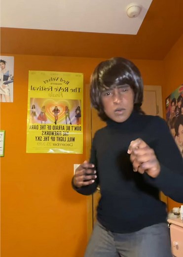 look at my boxer dawg, we're not gonna win 💀 #monkees #themonkees #themonkeescosplay #davyjones #60s