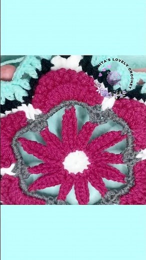 It's Easy and Beautiful! Folder with Central Flower