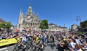 ÉDITORIAL. Le Tour de France, c’est comme une chanson d’Édith Piaf, la vie en jaune . Sport