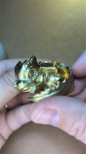 The Resin Alchemist | Resin Artist | Custom Resin Art on Instagram: "I poured transparent resin on top of the golden mica I brushed into the mold, and to my surprise, it’s completely opaque! Normally when I use a chameleon powder, it stays a little see-through, but that’s definitely not the case with metallic powder. It’s not see-through at all!"