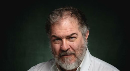 Gli alieni sono in mezzo a noi, al Giacconi di Chiaravalle va in scena Pennacchi con il suo nuovo testo