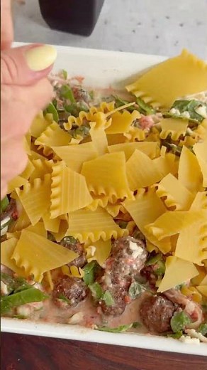 Lazy Meatball Lasagna #lasagna #lasagnarecipe #easyrecipe