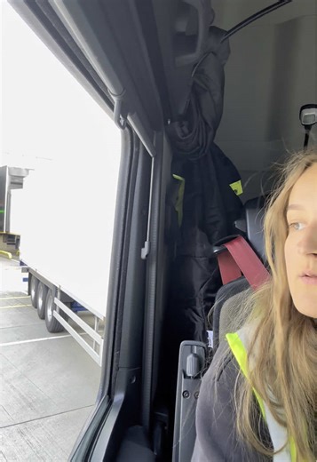 Reversing Techniques for Girl Truckers
