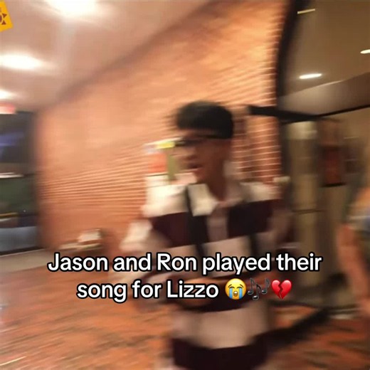 Lizzo heard our song 😭 #fyp #jasontheween #stableronaldo #lizzo #streameruniversity