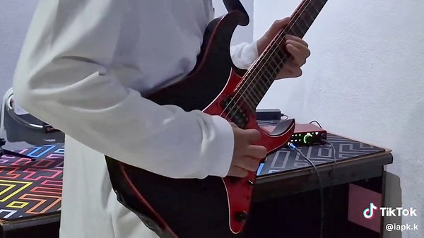 wave to earth - beck. . . #wavetoearth #w2e #beck #playwithearth #guitar #guitarcover #electricguitar #kindie #krock #fyp