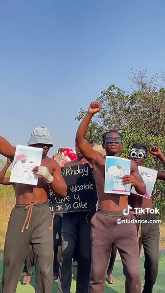 #snoopy Happy birthday Snoopy@Snoopy