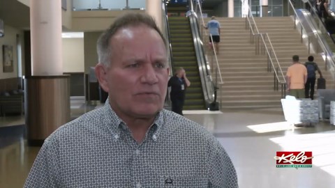 Steady morning of travelers at Sioux Falls airport