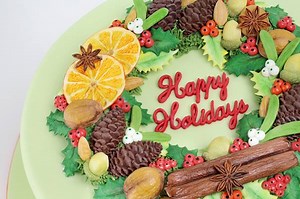 Give your Festive cakes the WOW factor! Create perfect looking pine cones with this mold. Five star review on Trust Pilot. ⭐⭐⭐⭐⭐ | Katy Sue Cake Decorating