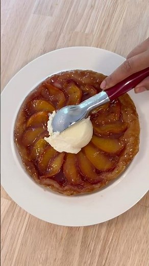 i made you an easy puff pastry peach tart