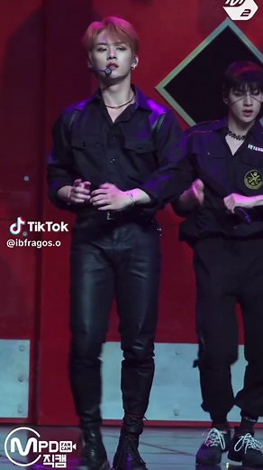 LEE KNOW's Performance of God's Menu