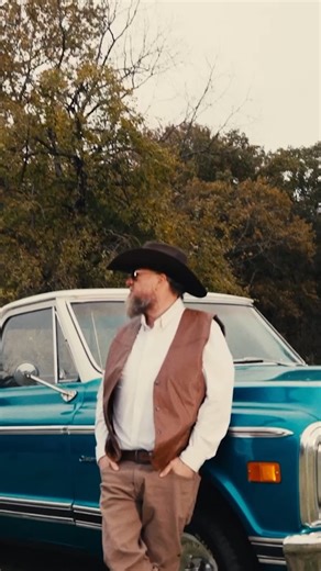 84K views · 2.2K reactions | New music video for my song The Tracks is premiering right now on YouTube. Go on, check it out  #ColtFord #Nashville #TheTracks #CountryMusic | Colt Ford | Facebook