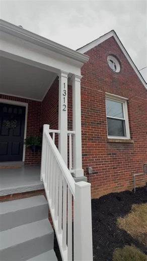 🏡 Open House in Downtown Fredericksburg, VA Join us tomorrow, Saturday, January 17th from 11 AM to 1 PM at 1312 Rowe Street, Fredericksburg, VA 22401 This beautifully renovated home in the heart of Downtown Fredericksburg features 4 bedrooms, 3 bathrooms, and thoughtful finishes throughout. Priced at $589,900, it blends historic character with modern living, all within minutes of local shops, restaurants, the Rappahannock River, and the VRE. If you’ve been searching for homes for sale in Freder