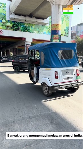 Bahaya Berkendara Melawan Arah di India 🚗⚠️