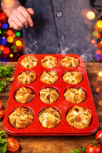 Caramel Apple Mini Pies | Robyn Q