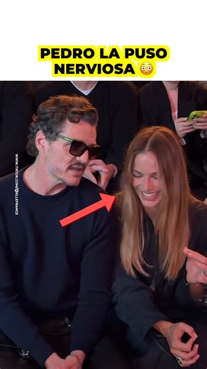 53K views · 328 reactions | Margot Robbie y Pedro Pascal se conocieron y de inmediato mostraron mucha cercanía. Tanta que la actriz se puso nerviosa… | íconos | Facebook
