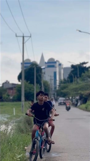 Mereka Bersepeda menikmati senja di Kupang NTT