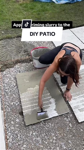 DIY PATIO I have used the Kensington Beige Antiqued Porcelain Paving Slabs from Stone Superstore in 90 x 60 cm, they are 2cm thick ❤️ I worked out how many tiles I’d need, then measured and marked out the area with a string line. I dug out the soil to a depth of 17 cm. ❤️ Because we are building a pergola I also created 6 concrete footings. They were each 30 x 30 x 40cm deep, and I used ready to use, fast setting concrete. ❤️ I laid an MOT type 1 hardcore subbase to a depth of 10cm, and compacte