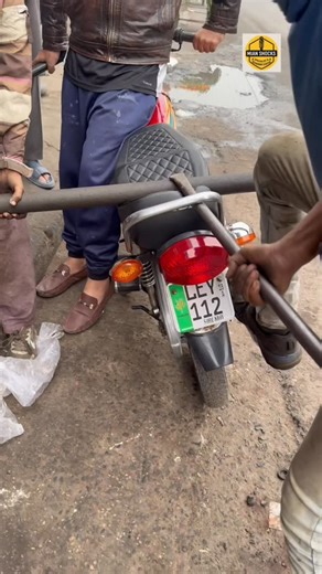 Mian Waqar Younas on Instagram: "𝗔𝗱𝗱𝗿𝗲𝘀𝘀: Pani wali tanki Baghbanpura Shalimar Bagh College Road Lahore 𝗖𝗼𝗻𝘁𝗮𝗰𝘁 # ‪+92 323 6668525‬ #mianshocksspecialist #viralreels repairing bikerepairshop bikeservice"