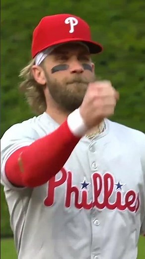 Did Bryce Harper just win or lose this game of Rock, Paper, Scissors? 🪨📃✂️