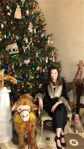 Patricia Altschul on Instagram: "💃🏻🍸"