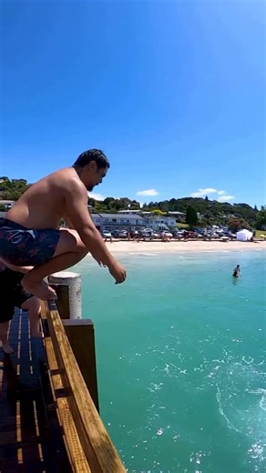 When the tuck is tight, slow-mo on point but the music choice doesn’t hit. Like it up whanau - @manu.maraetai creates some epic manu material #zmanuwc #bomblife #bombcomp | Manu World Champs