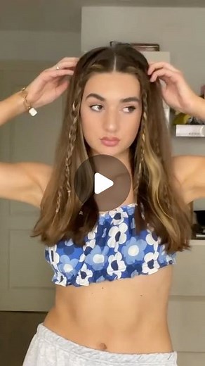 Georgina - ჯორჯინა on Instagram: "Can’t wait to wear this hairstyle to the beach 🌞🌊💙 #beachhairstyle #beachhair #braidhairstyles #braids #greasyhairstyle #oilyhair #hairtutorial #braidstyles #frontbraid #blondhighlights"