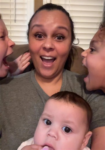 Baby sister was so confused 😂🩷 #alvinandthechipmunks #fyp #fypシ #funnyvideos #family