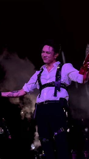 Hoá ra điều làm mình vui không phải món quà… mà là người mang nó đến 🙂@SOOBIN #SOOBINxDauTruongSam #SOOBIN #DauTruongSam #ThunderArena