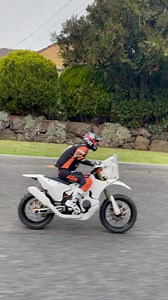 Initial testing on tarmac. Wheelie torture test complete. We broke some stuff, made some changes and found some ways to improve the durability of the parts. Next up, jumps and barrel rolls 😬 #losipromotomx #3dprinting #knightcustoms #rc #rcbike | Knight Customs