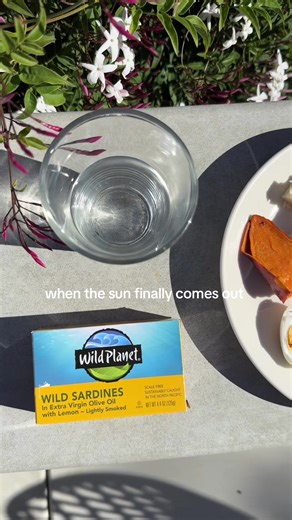 A sunny day always calls for Wild Planet Sardines 🙌 #wildplanet #sardines #tinnedfish #highprotein #omega3s