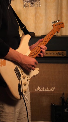 Playing Red House by Jimi Hendrix on Guitar