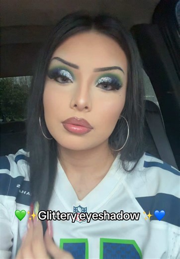 Glittery Eyeshadow Tutorial Inspired by Seahawks