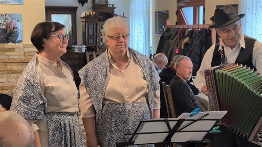 Danes je Puconski duo s spremljavo zabaval stareješe občane vasi Puconci in vasi Gorica. Hvala vam za lepo popestritev srečanja ❤️ | Kulturno turistično društvo Puconci