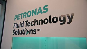 PETRONAS, Mercedes open global search for trackside fluid engineer