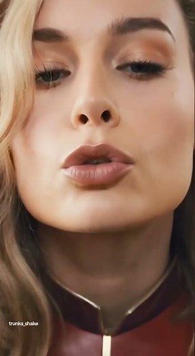 Brie Larson kiss