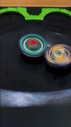 #beybladebu Fafnir Vs Kerbeus😎